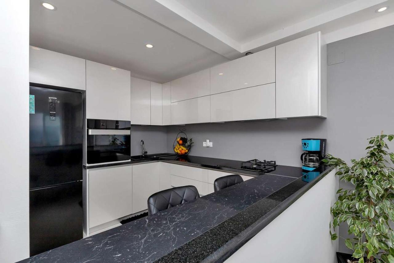 Luxurious Apartment Nino Makarska Exterior foto