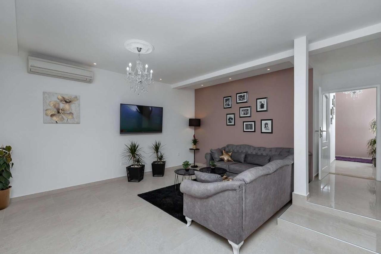 Luxurious Apartment Nino Makarska Exterior foto